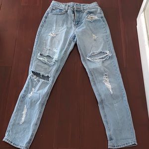 Forever 21 ripped boyfriend jeans